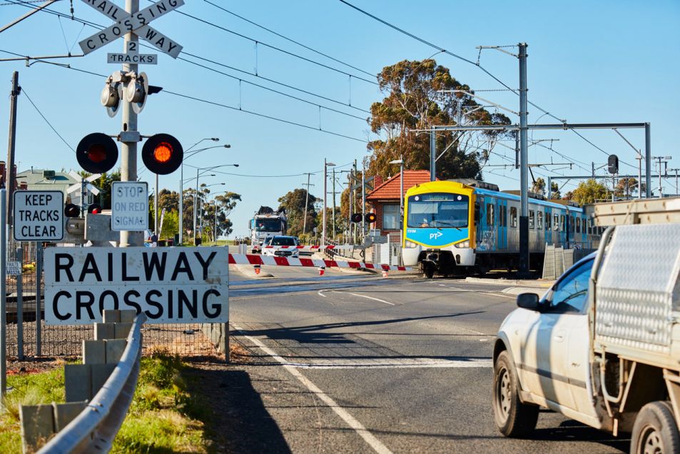 Melb-level-crossing.jpg
