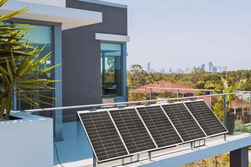 balcony-solar-panels-_1_-1.jpg